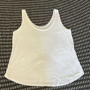 a new day White Scoopneck Tank - Size Large